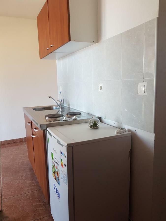 Apartments Denis Metajna Exterior foto